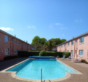 50 New Esplanade Court